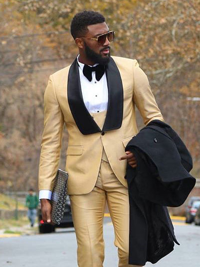New Design 2018 Elegant Brand Slim Fit Smoking Suit Men Costume 3 Pieces Homme White Prom Tuxedo Groom Suits For Men Wedding