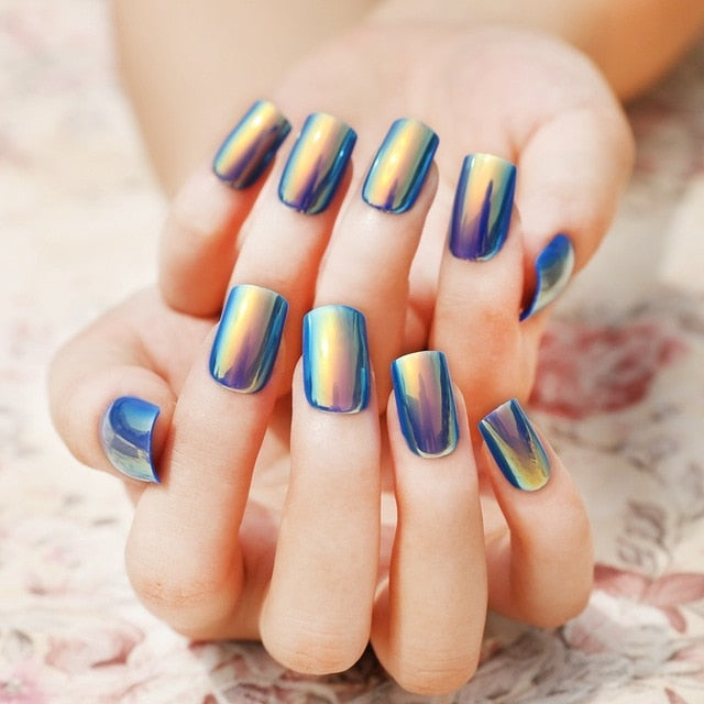 Hot Sale Charming Red Shining Fake Nails 20-24 PCS  Elegant False Nails Short Oval Smooth Full Cover Nail Tips for Wedding Bride