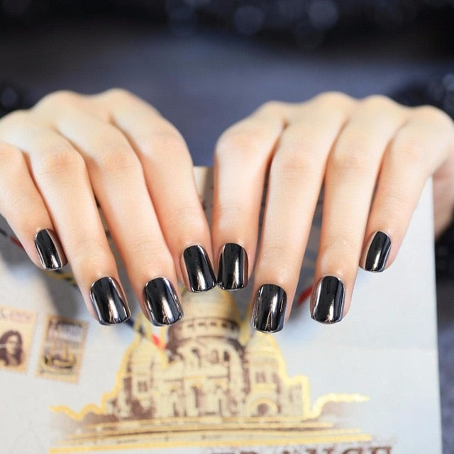 Hot Sale Charming Red Shining Fake Nails 20-24 PCS  Elegant False Nails Short Oval Smooth Full Cover Nail Tips for Wedding Bride