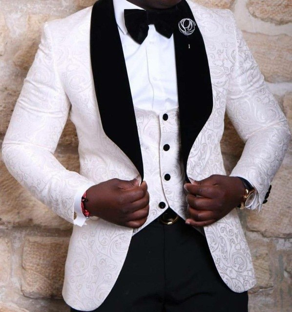 Men Wedding Suits 2019 Elegant Real 3 Pieces Slim Fit Groomsmen Velvet Lapel White Paisley Groom Party Suits Mens Wedding Tuxedo